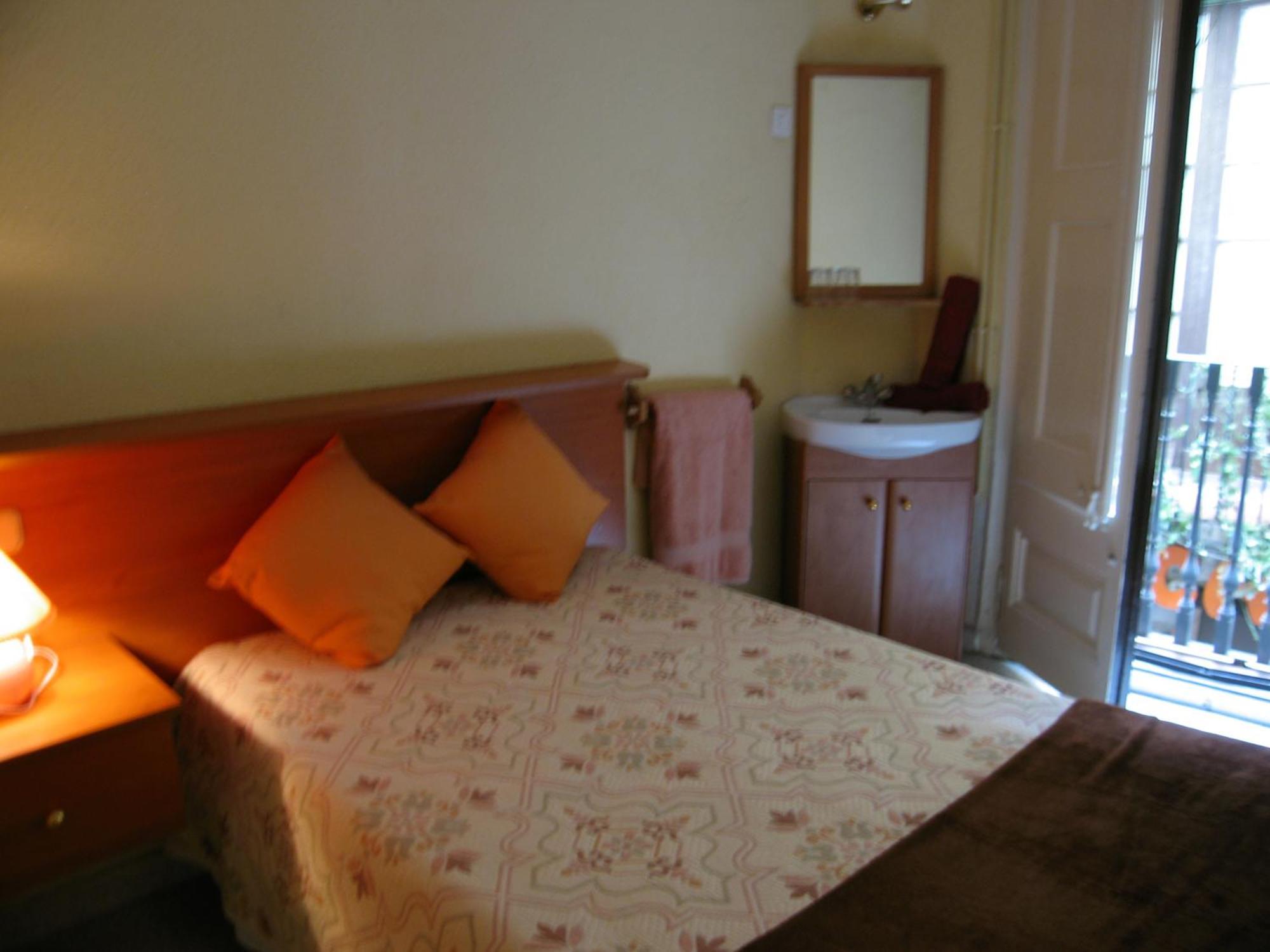 Pension Colmenero, Barcelona